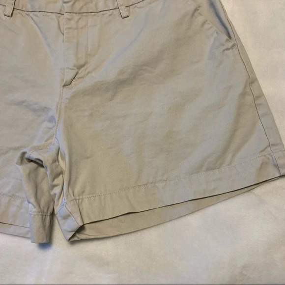 Old Navy Khaki Shorts 6 - Picture 7 of 13